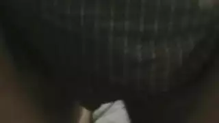 ياسمين يعطي اللسان
