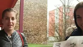 الشعر الطويل Eurobabe مسمر من قبل الغرباء لبضعة باكز