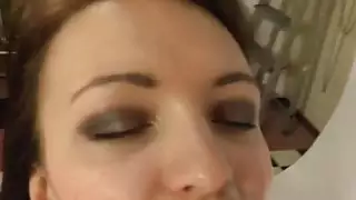 يحصل مارس الجنس في سن المراهقة الجميلة من قبل الوحش الديك قبل