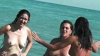 لدينا أول مرة في شاطئ عارية عارية الشاطئ الحقيقي
