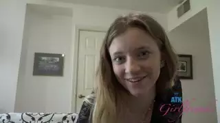 رايلي السكتات الدماغية الديك في كل وسيلة.
