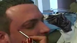 خشن فاتنة في اللاتكس يحب أن يمارس الجنس