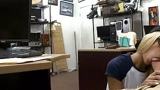 مرح الثدي امرأة يحصل بوسها حطم من قبل رجل رهينة