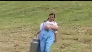 جبهة مورو حلب لها الثدي في الهواء الطلق