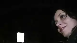خبطت الهواة من وراء في الهواء الطلق في الليل