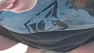 شقراء مفلس مارس الجنس في أسلوب بوف في الهواء الطلق