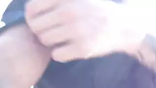 أحمر الشعر وشم تمتص الديك إلى شرطي وهمية في الهواء الطلق