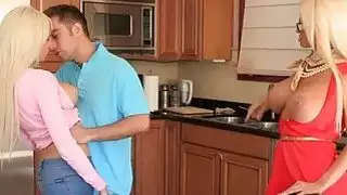 تمجيد شباب مفعم بالحيوية