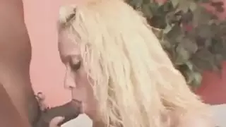 أسود المتأنق الانفجارات ضيق شقراء