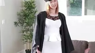 مصور إطعام كيندال كروس صاحب الديك الكبير