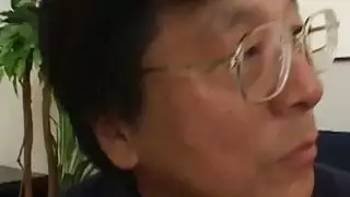 يو تمتص القضيب الصلب
