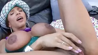 آسر playgirl يعطي قطعة كبيرة ركوب الشرج البرية