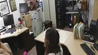 Cuck boyfriend الساعات فتاة ضربة pawnguy