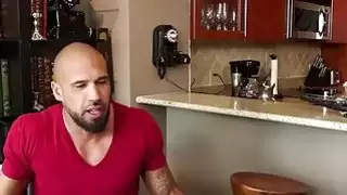 رائع سيدني كول يحصل على تعاون مزدوج من قبل برونو وصديق