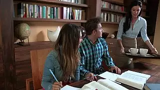 تبين لها كيف ينبغي القيام به