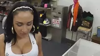 اتينا جميلة الساخنة الاستيلاء على ديك ضخمة كبيرة لتمتص الثابت