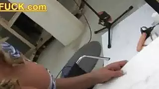 ميشيل تدعو صديقتها لحفر بها النشوة الجنسية من بوسها
