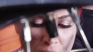 مثليه السائقون اللعنة في ورشة التصليح