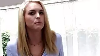 شقراء الساخنة سمسار عقارات الكلبة والملاعين للحصول على comission إضافية