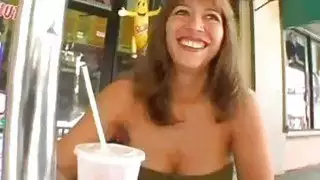 يتم غزو العذراء الحلو twat بقضيب