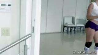الزملاء كاميرا ويب يمارس الجنس مع الكرة الطائرة