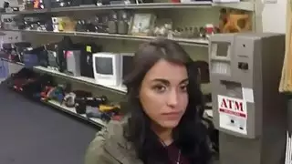 متعرج titted كبيرة فاتنة الهواة ثمل من قبل رجل رهينة سيئة