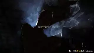 وقحة الساخنة مثير بيلا Bellz مع الوشم تفضل الوحشية buttfucked