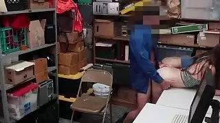 في سن المراهقة shoplifters الخيرية و Zoey 3some الساخنة