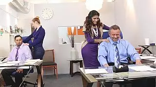مساعدة من والدهم
