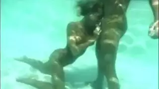 Aurore الجنس تحت الماء