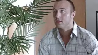 الرجل مفعم بالحيوية يملأ زوي باركرز كس مع نظيره الاميركي ديك وجميل العصير