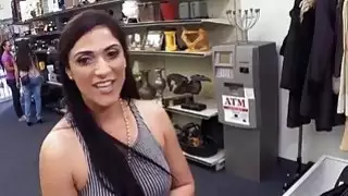 يحب البرازيلي MILF الآلات الكبيرة