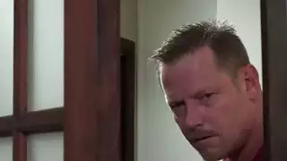 مغرور شارلوت الصليب يمارس الجنس مع سباك