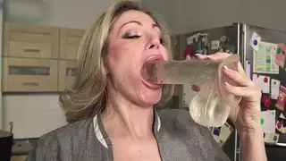 مفلس خادمة Vittoria Risi سخيف لها أهبل مع ل كبير دسار كبير