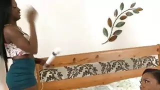 رائع الأبنوس مثليات ندف الهرات مع ضخم هيتاشي العصا