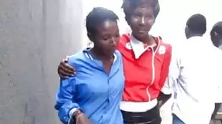 السوبر مثليات الأفريقية الساخنة اللعب في الحمام