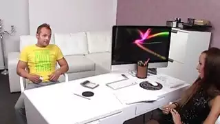 وكيل الإناث في جوارب التدليك الديك عن طريق القدمين