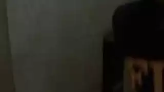 شقراء امرأة firewoman يساعد pervs من الصعب الديك مع العضو التناسلي النسوي لها ضيق