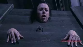 عاشق BDSM Moxxie Maddron يتمتع بألعاب فضفاضة