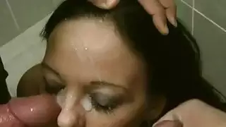 حار الشرجي اللعنة و اللسان في مكان عام