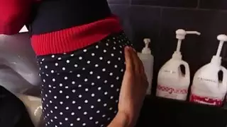 مصفف الشعر تحصل مارس الجنس في الحمار في الثلاثي
