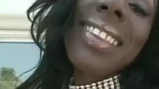 هوتي داكن يشعر كبيرة ديك داكن في الفم والحمار