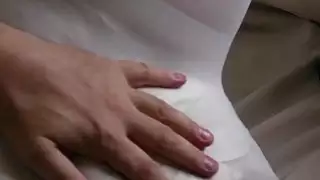 تلميذة sissybaby في حفاضات ترطيب نفسها