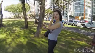 تعرّف على Aletta Ocean وكن ذكيًا لتلعبها