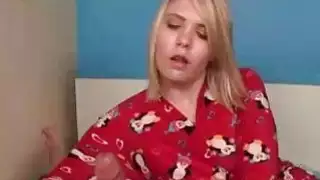 Babe في سن المراهقة يحب الاستيقاظ لبعض الديك سميكة