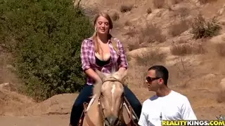 مفلس يبعث على السخرية سييرا سكاي ركوب الخيل