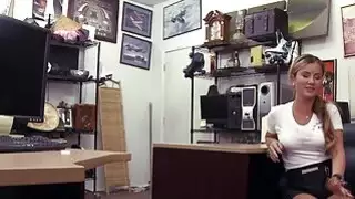 تلك الشفاه كس فرضت على ديك بلدي حتى ضبطت على وجهها