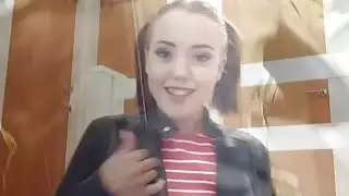 قرنية و سمراء زوي دمية يحصل على يد العون وركوب الديك