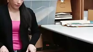 سخيف الخام و deepthroat مع وقحة في سن المراهقة بوبي ديلان