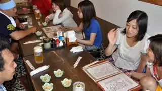 خبطت جميلة الفرخ اليابانية هيناتا سيرينا